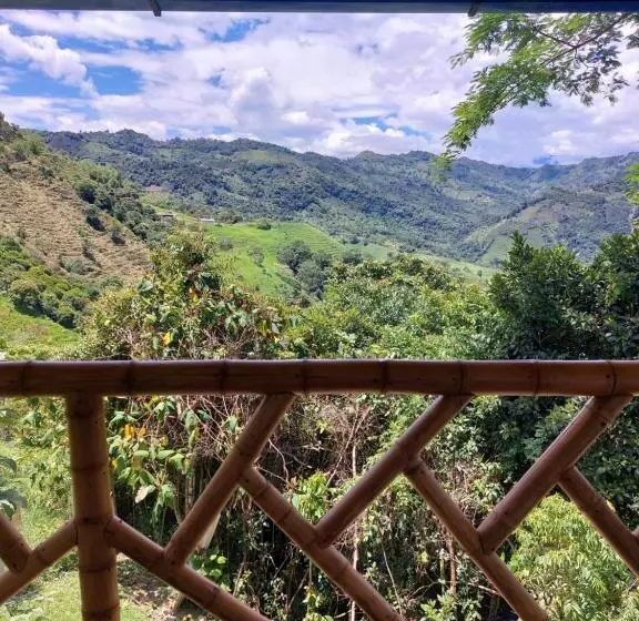 Aamiaismajoitus (B&B) Las Cabañas Del Escobo Cabaña Guacamayas