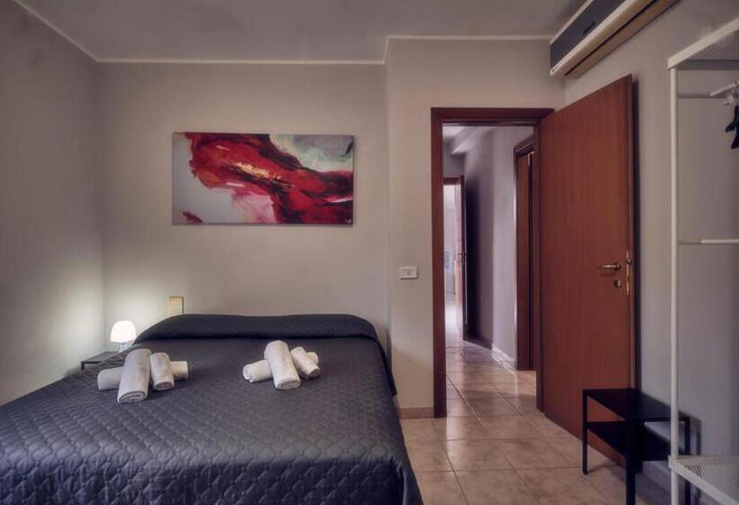 צימר Travelershome Ciampino 170 Station Street