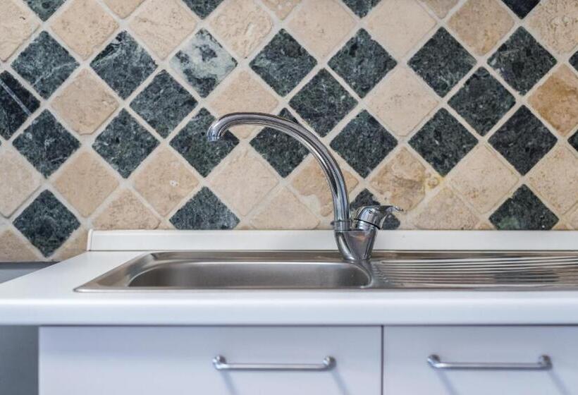 צימר Travelershome Ciampino 170 Station Street