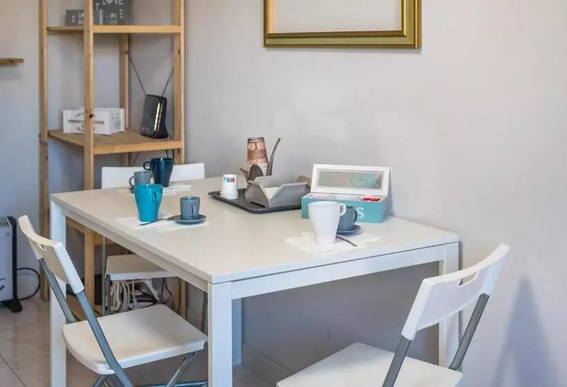 تختخواب و صبحانه Travelershome Ciampino 170 Station Street