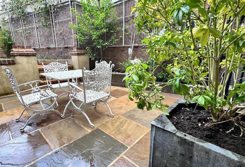 Harper Luxe Serviced Apartments Dunstable