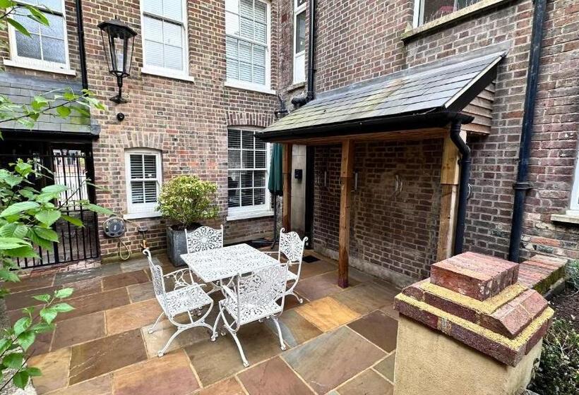 Harper Luxe Serviced Apartments Dunstable