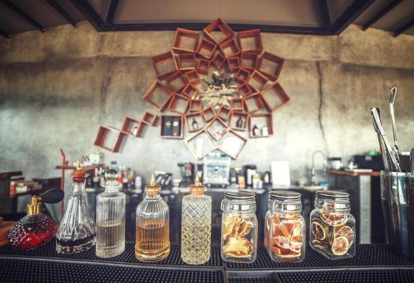 Отель Alaya Panama