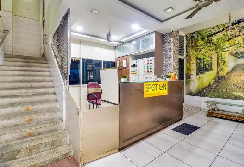 ホテル Flagship 700249  Amaravathi Residency
