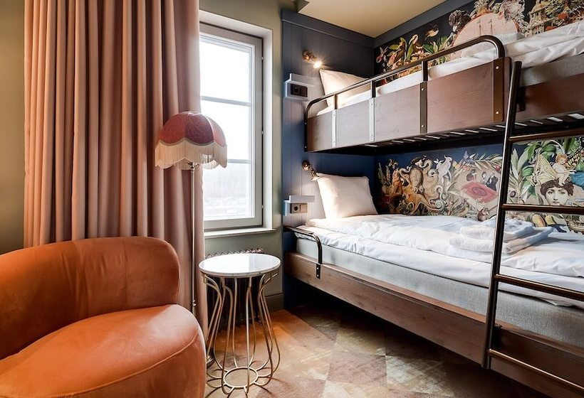 בית מלון כפרי Liseberg Grand Curiosa