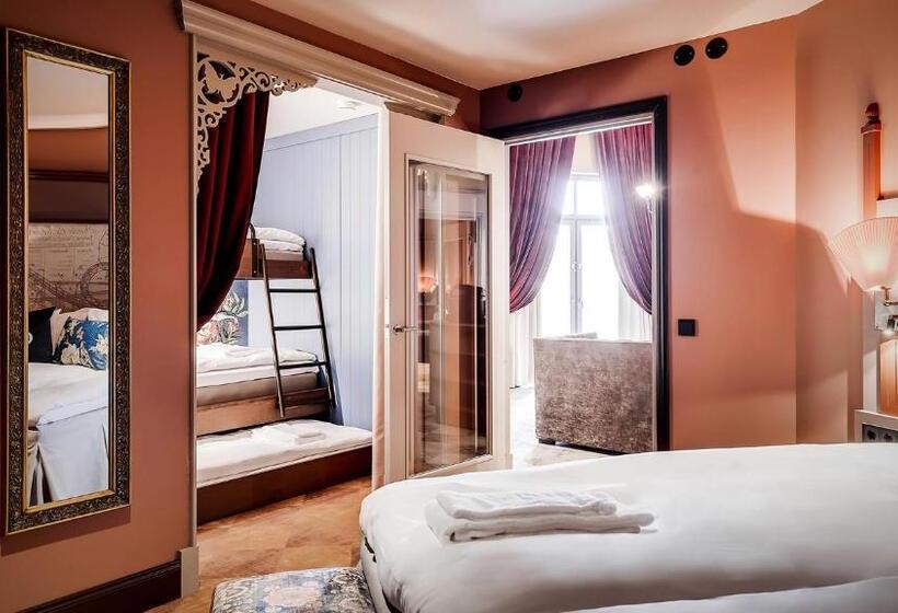 בית מלון כפרי Liseberg Grand Curiosa