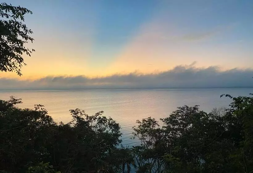 Hotelli Naya Bacalar Lagoon Front
