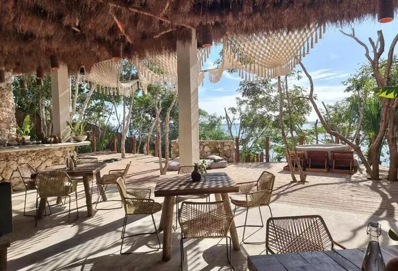 Hotelli Naya Bacalar Lagoon Front