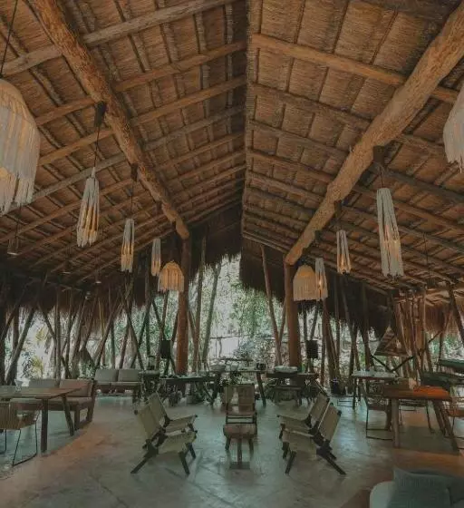 Hotelli Naya Bacalar Lagoon Front