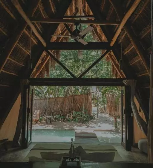 Hotelli Naya Bacalar Lagoon Front