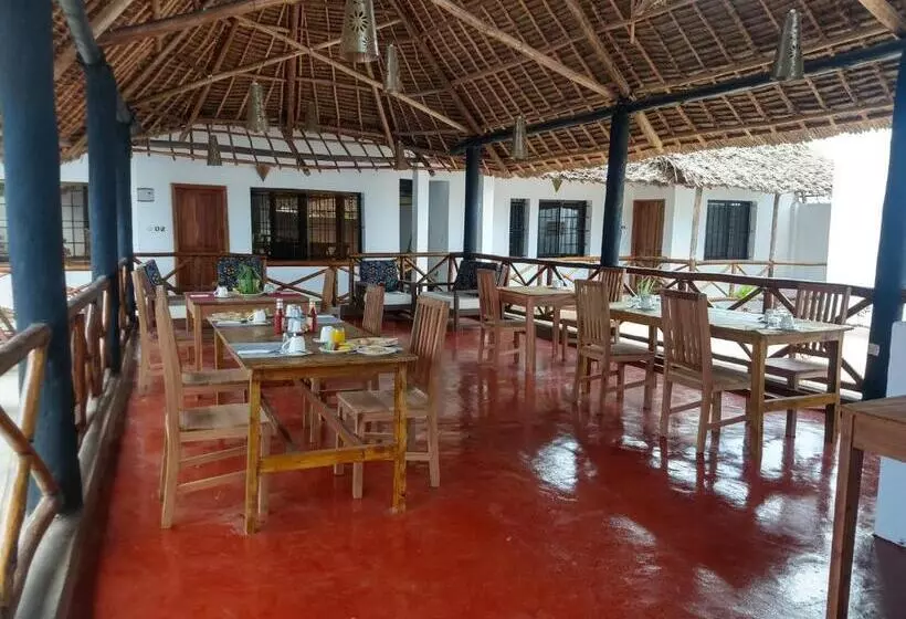 هتل Nungwi Heritage Resort