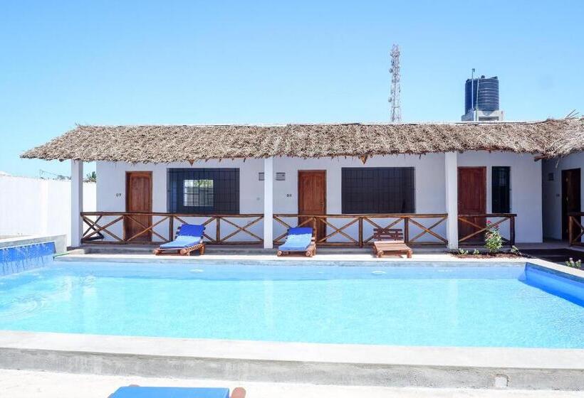 هتل Nungwi Heritage Resort