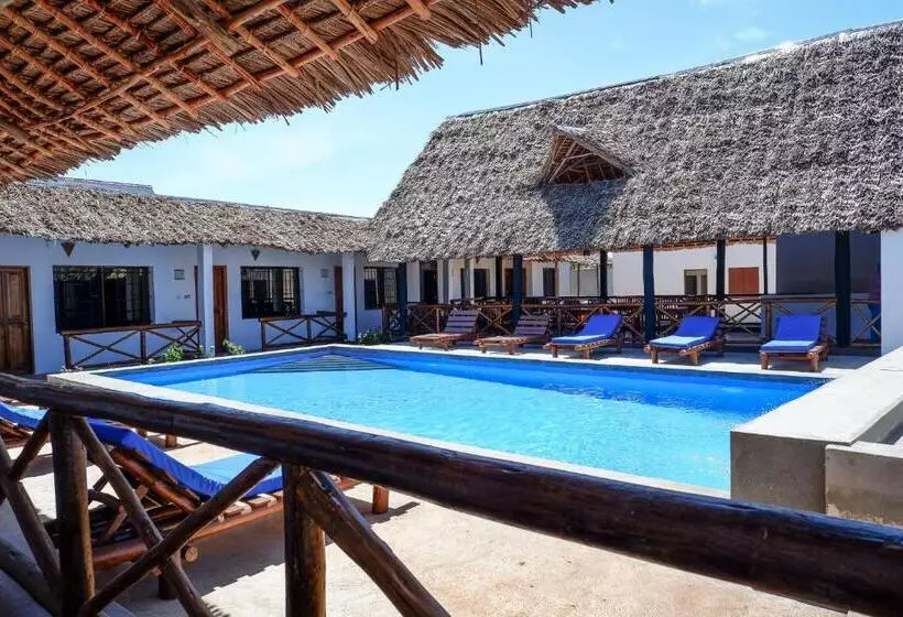 هتل Nungwi Heritage Resort