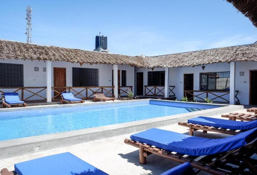 هتل Nungwi Heritage Resort