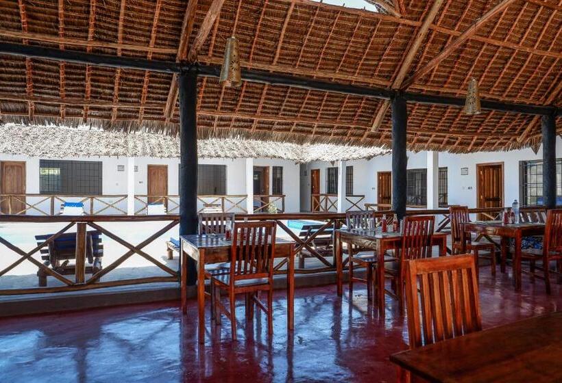 هتل Nungwi Heritage Resort