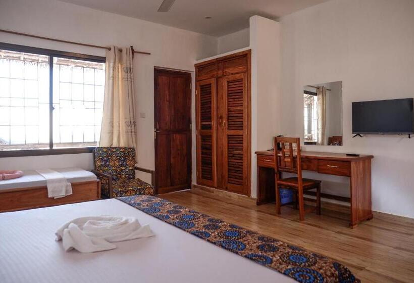 هتل Nungwi Heritage Resort