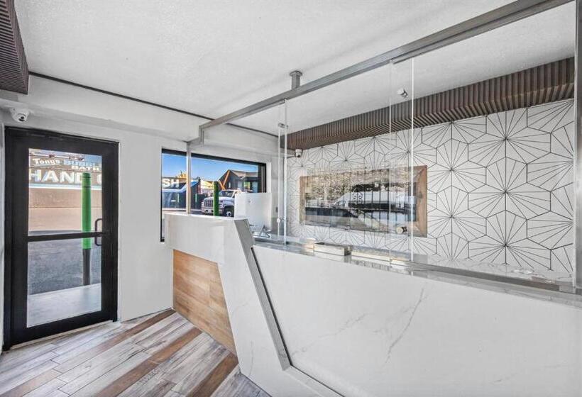 호텔 Opus Bronx Near Bay Plaza Mall