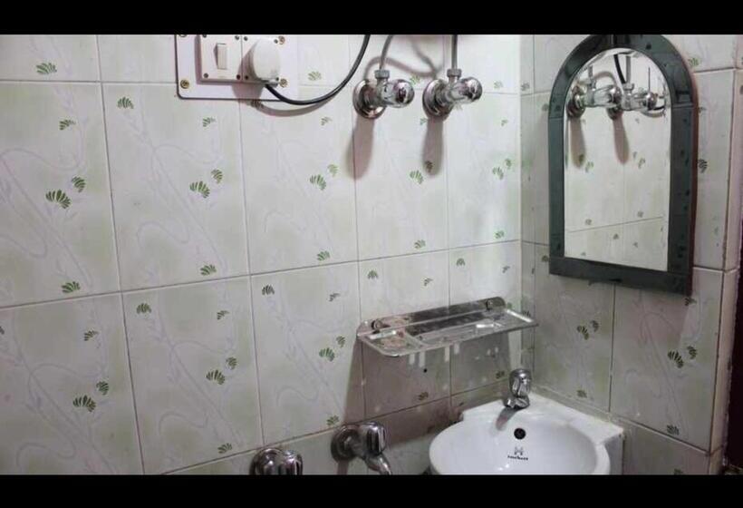 Hotel Parth By Wb Inn