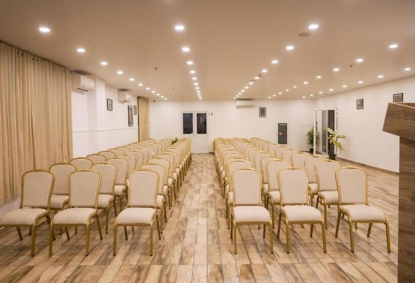 Hotel Tea Tree Suites Manipal