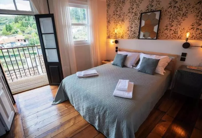 Inn Door 21   Hostel & Suite