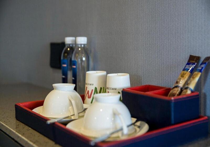 Lanou Hotel Wuhan Capitamall Wusheng Road Metro Station