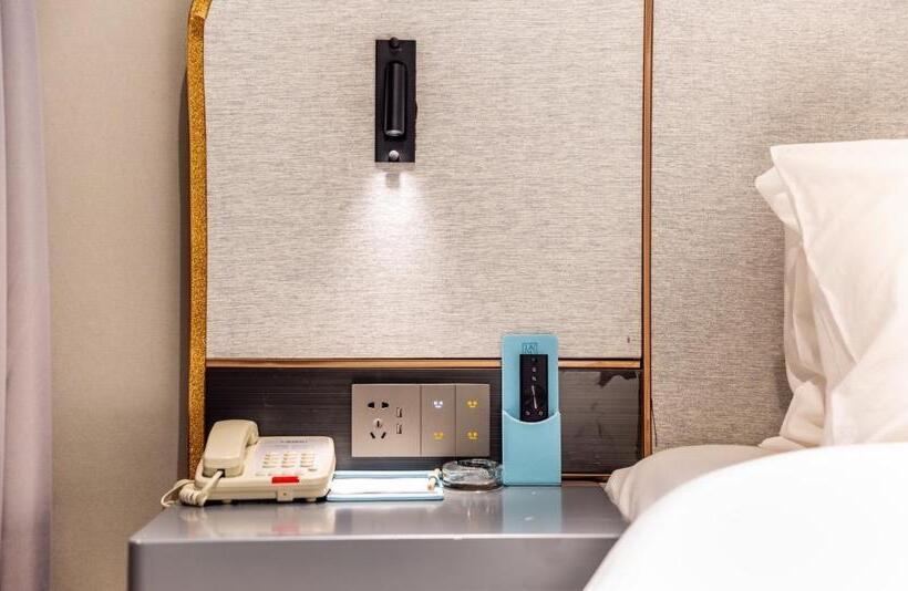 Lanou Hotel Wuhan Capitamall Wusheng Road Metro Station