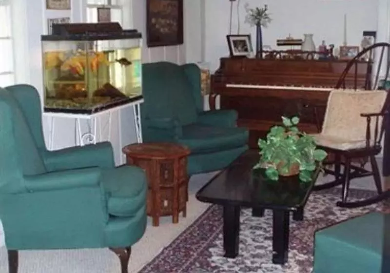 Bed and Breakfast 1768 Country Inn