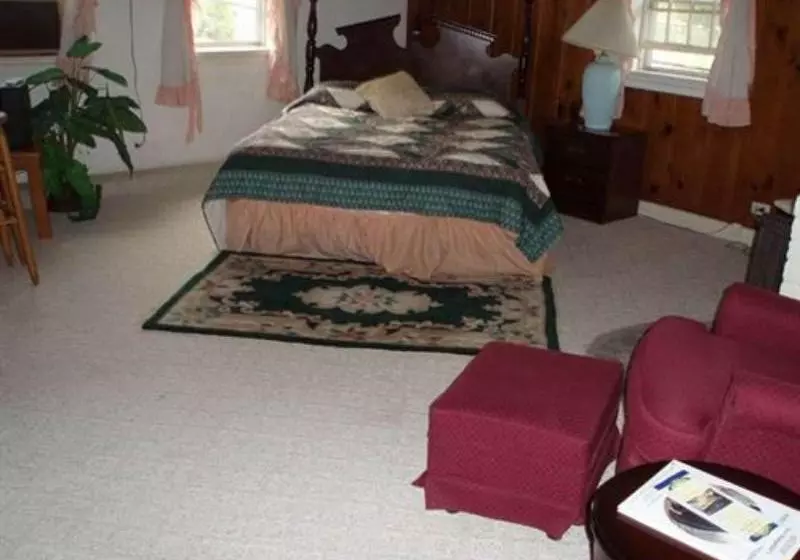 Bed and Breakfast 1768 Country Inn