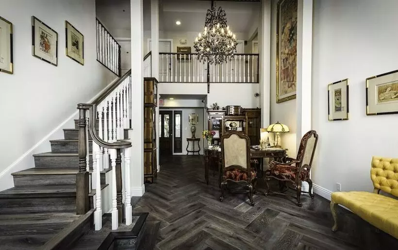 Bed and Breakfast Mirabelle Inn & Restaurant