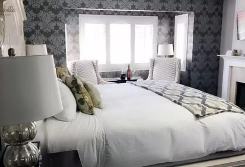 Bed and Breakfast Mirabelle Inn & Restaurant