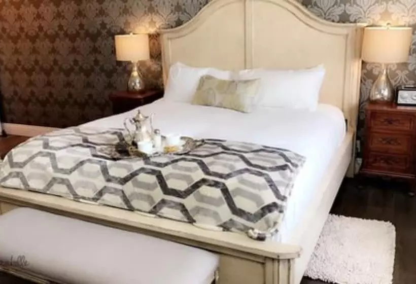 Bed and Breakfast Mirabelle Inn & Restaurant