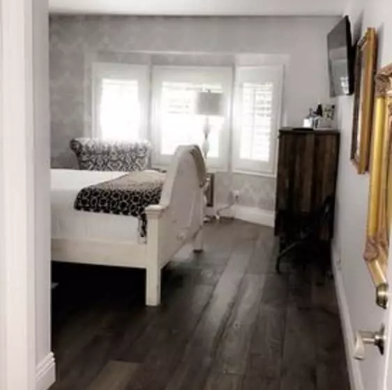 Bed and Breakfast Mirabelle Inn & Restaurant