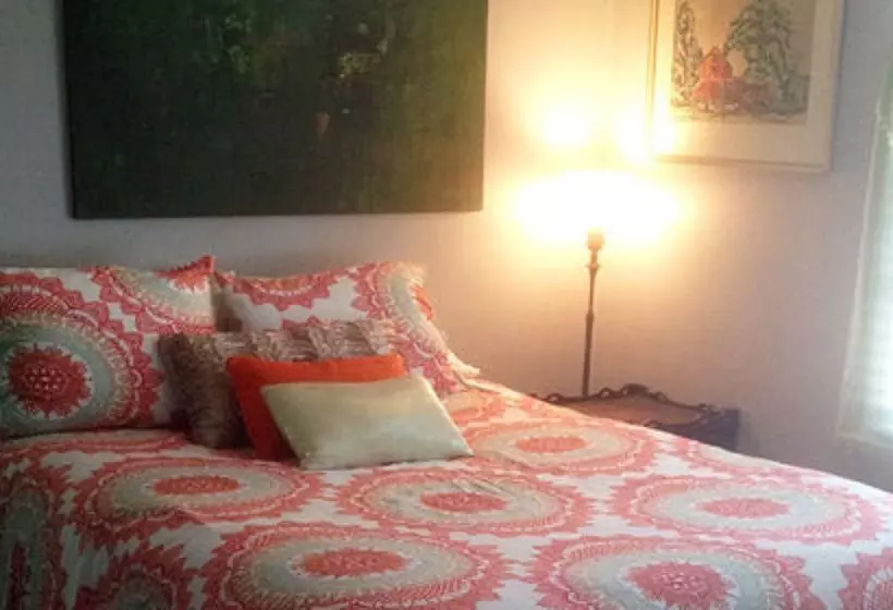 Aamiaismajoitus (B&B) Nostalgic 1950 Beach Cottage In Panama City Beach