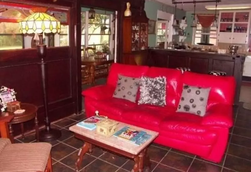 Aamiaismajoitus (B&B) Nostalgic 1950 Beach Cottage In Panama City Beach