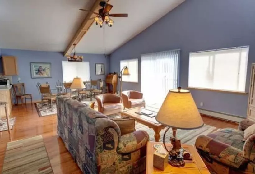 ベッドアンドブレックファースト Sea Parrot Inn