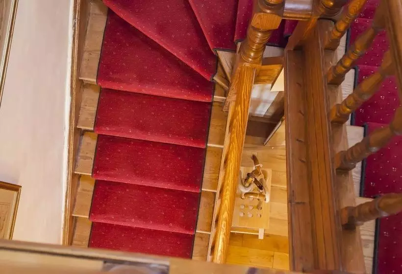 Brookside Villa - B&b