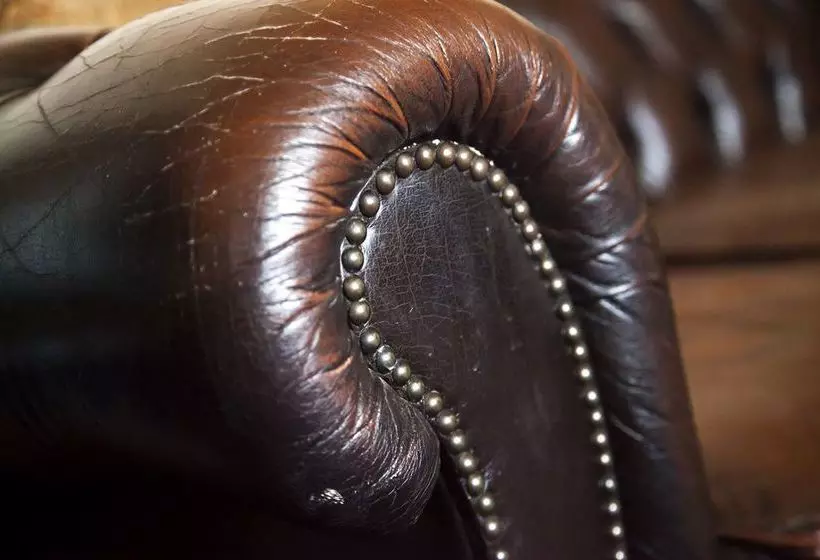 Brookside Villa - B&b