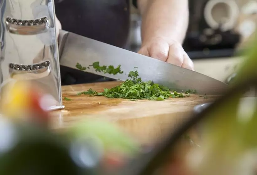 Brookside Villa - B&b