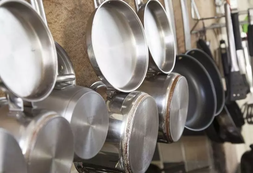 Brookside Villa - B&b