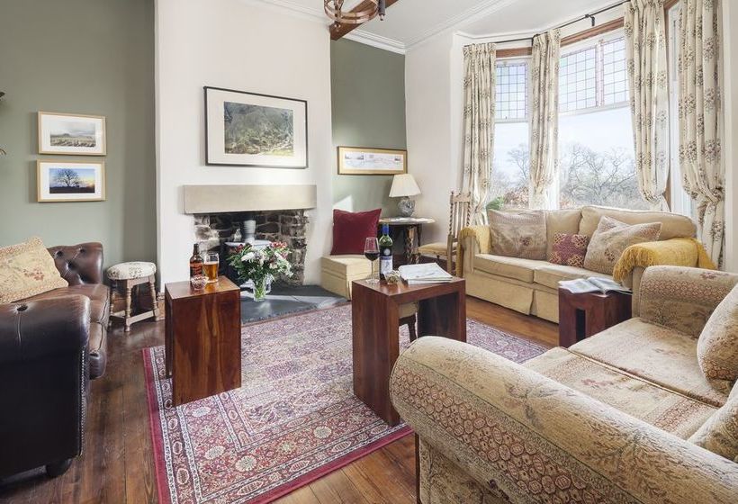 Brookside Villa - B&b