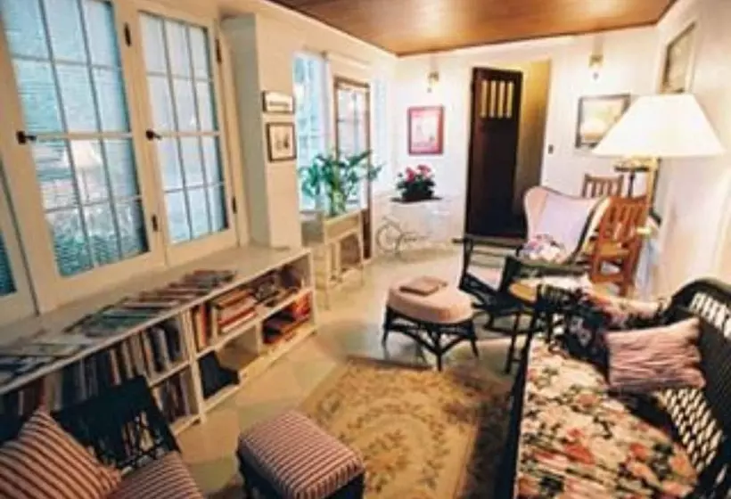 Cocoa Cottage Bed & Breakfast