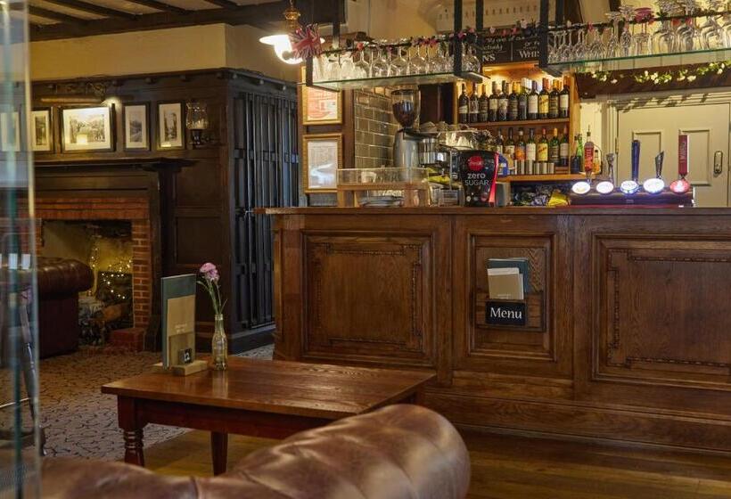 בית מלון כפרי Chequers Inn By Greene King Inns