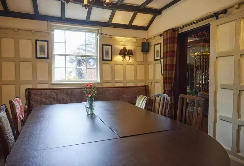 Отель Chequers Inn By Greene King Inns