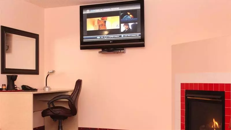 Hotel Crystal Star Inn Edmonton Airport With Free Shuttle To And From Airport