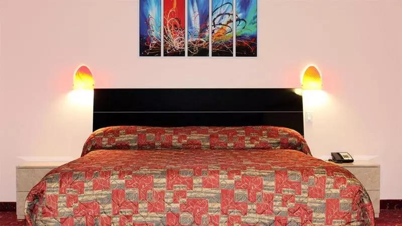 Hotel Crystal Star Inn Edmonton Airport With Free Shuttle To And From Airport