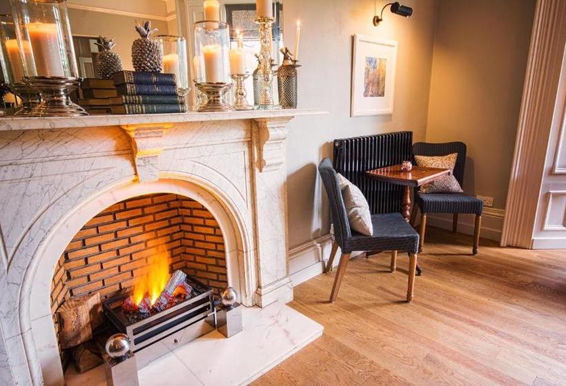 فندق Eslington Villa