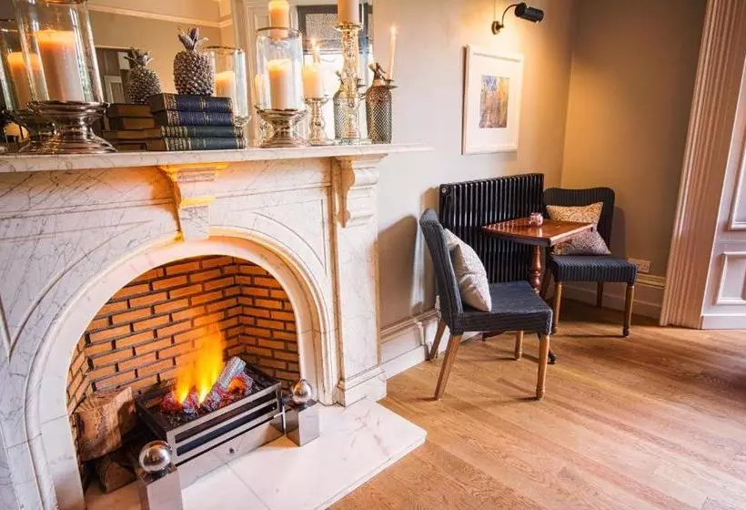 Hotel Eslington Villa