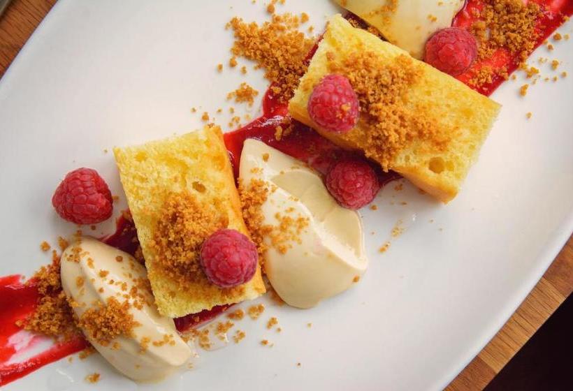 فندق Eslington Villa