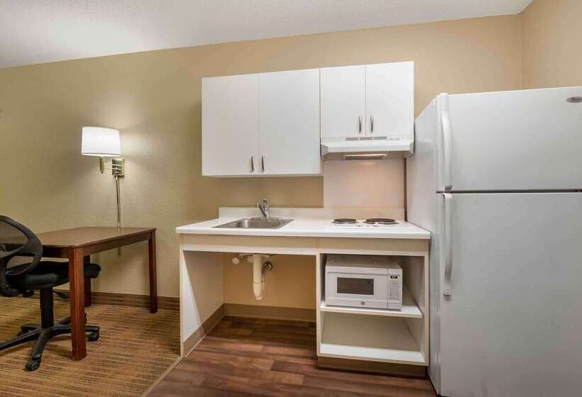 בית מלון כפרי Extended Stay America Suites  Champaign  Urbana