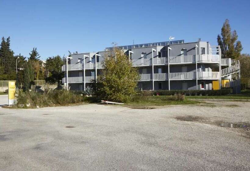 Отель Premiere Classe Martigues